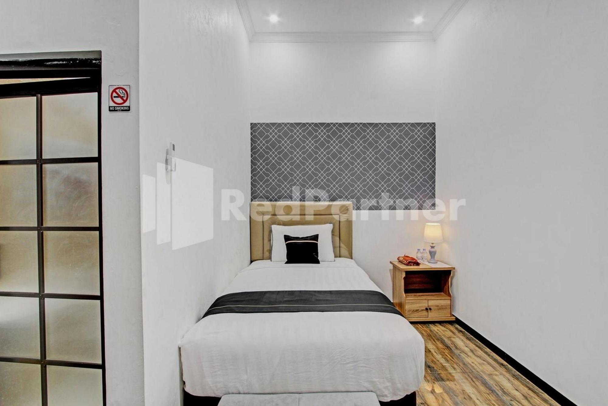 House N Coffee 55 Temanggung Redpartner Hotel Bagian luar foto