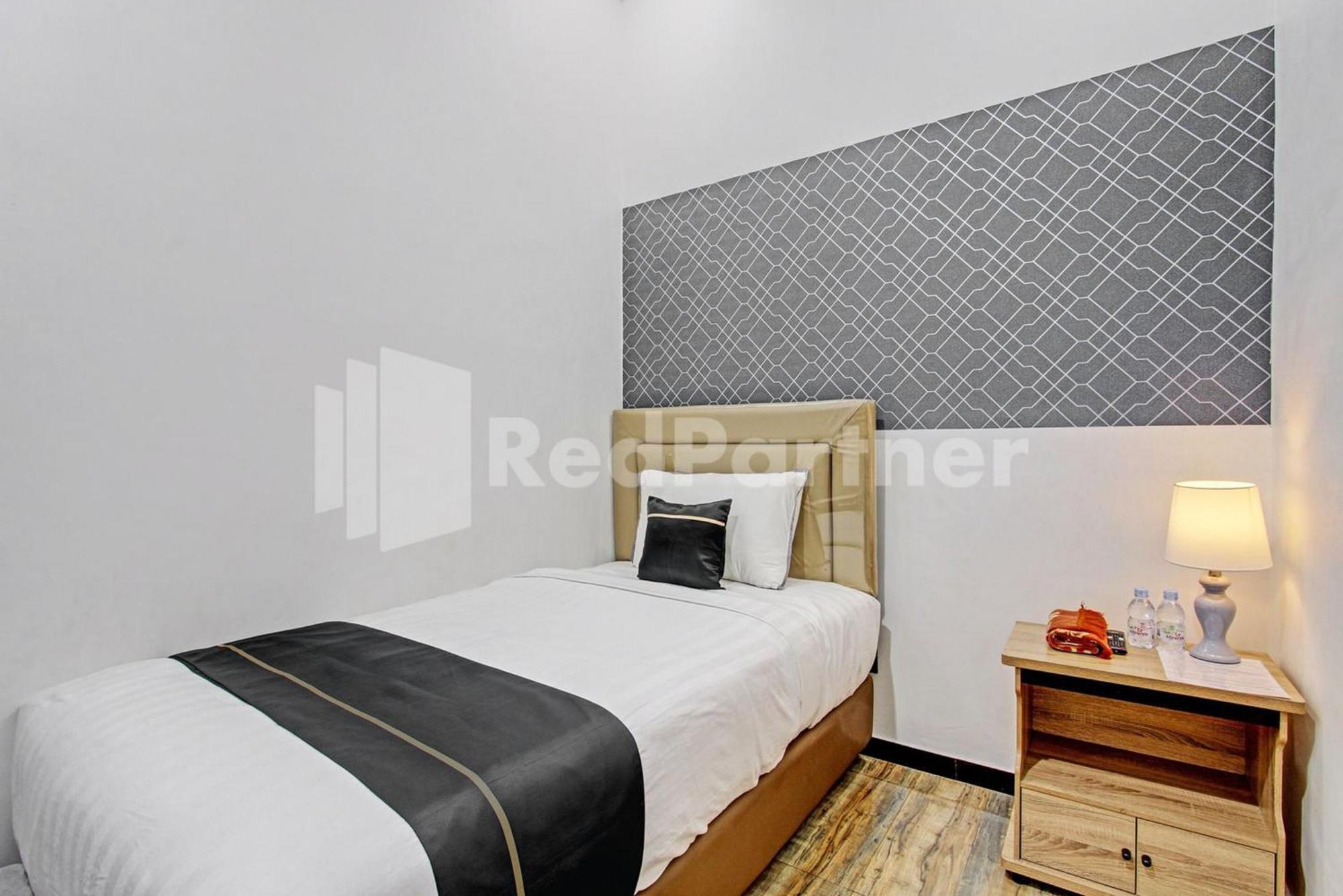 House N Coffee 55 Temanggung Redpartner Hotel Bagian luar foto