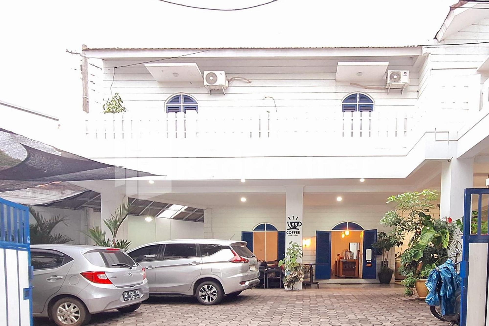 House N Coffee 55 Temanggung Redpartner Hotel Bagian luar foto